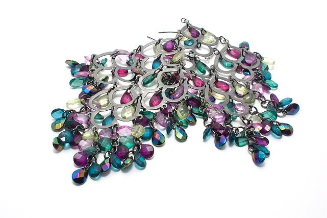 IMAGE: http://i827.photobucket.com/albums/zz198/SitaraPhotos/Lightbox/Chandy.jpg