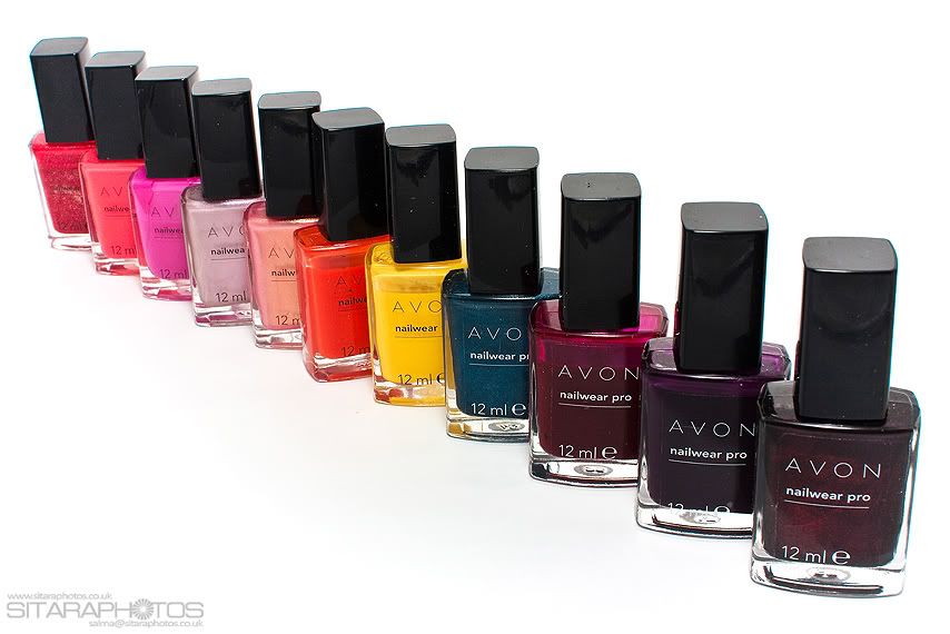 IMAGE: http://i827.photobucket.com/albums/zz198/SitaraPhotos/Lightbox/nailies.jpg